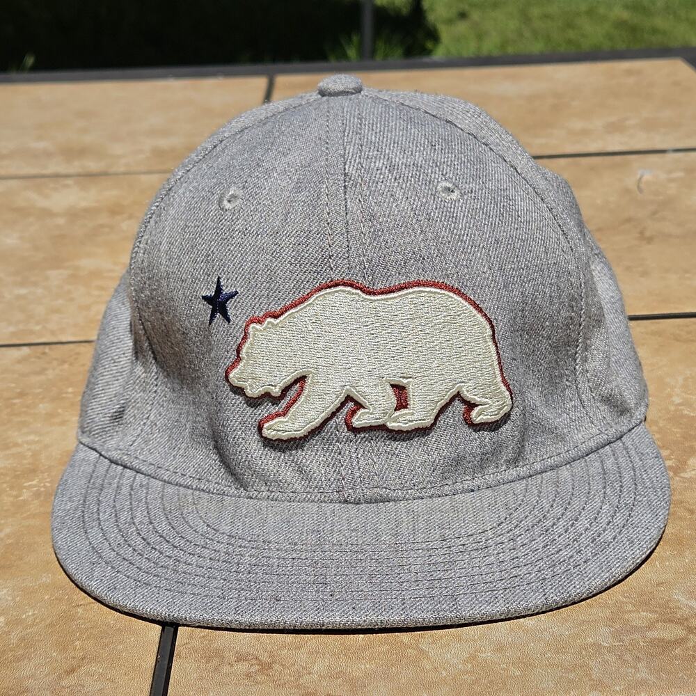 Levi's California Bear Adjustable Strap Hat Cap Grey